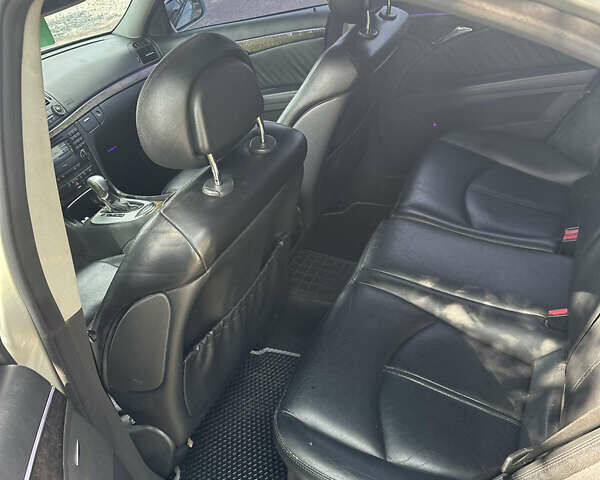 Сірий Мерседес Е-Клас, об'ємом двигуна 2.15 л та пробігом 216 тис. км за 7500 $, фото 5 на Automoto.ua