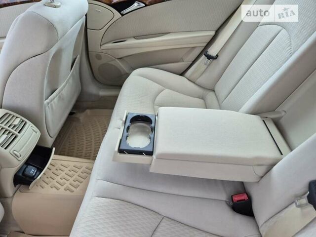 Сірий Мерседес Е-Клас, об'ємом двигуна 1.8 л та пробігом 281 тис. км за 11400 $, фото 26 на Automoto.ua