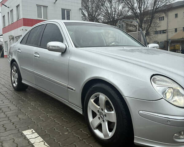 Сірий Мерседес Е-Клас, об'ємом двигуна 2.7 л та пробігом 349 тис. км за 8800 $, фото 9 на Automoto.ua