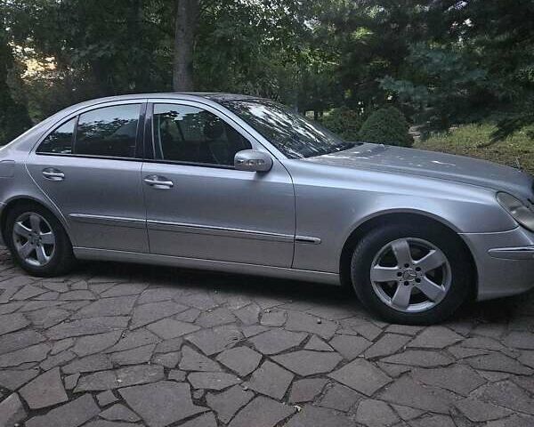 Сірий Мерседес Е-Клас, об'ємом двигуна 3.2 л та пробігом 263 тис. км за 7250 $, фото 4 на Automoto.ua