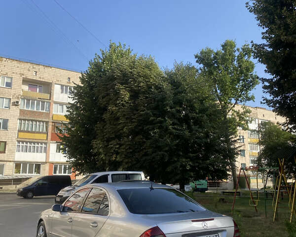 Серый Мерседес Е-Класс, объемом двигателя 2.7 л и пробегом 340 тыс. км за 8100 $, фото 4 на Automoto.ua