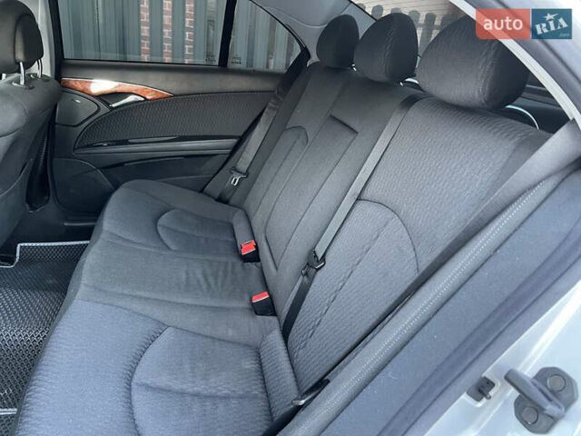 Серый Мерседес Е-Класс, объемом двигателя 1.8 л и пробегом 291 тыс. км за 7350 $, фото 83 на Automoto.ua