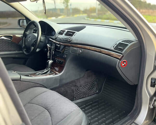 Сірий Мерседес Е-Клас, об'ємом двигуна 2.14 л та пробігом 390 тис. км за 6000 $, фото 8 на Automoto.ua