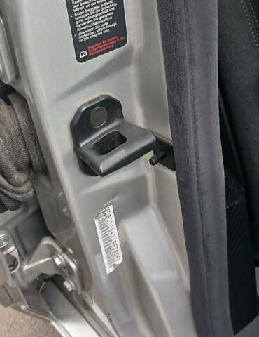 Серый Мерседес Е-Класс, объемом двигателя 1.8 л и пробегом 289 тыс. км за 7150 $, фото 26 на Automoto.ua