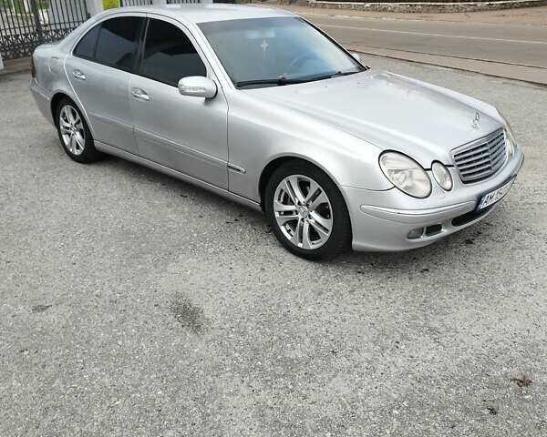 Сірий Мерседес Е-Клас, об'ємом двигуна 2.7 л та пробігом 400 тис. км за 7200 $, фото 7 на Automoto.ua