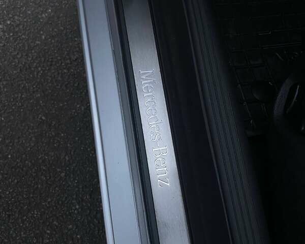 Серый Мерседес Е-Класс, объемом двигателя 3.2 л и пробегом 302 тыс. км за 8250 $, фото 13 на Automoto.ua