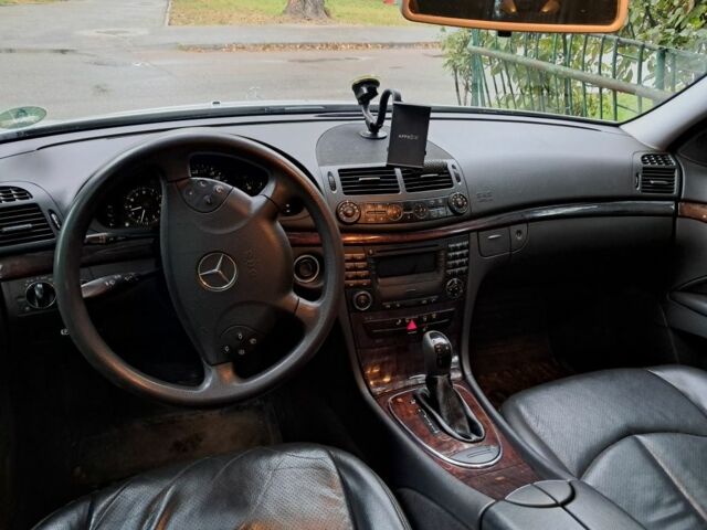 Серый Мерседес Е-Класс, объемом двигателя 3.2 л и пробегом 210 тыс. км за 5500 $, фото 4 на Automoto.ua