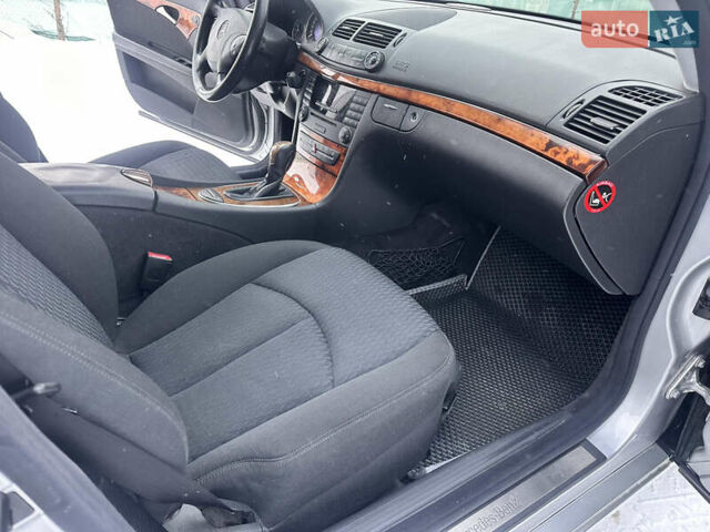 Серый Мерседес Е-Класс, объемом двигателя 1.8 л и пробегом 289 тыс. км за 6750 $, фото 38 на Automoto.ua