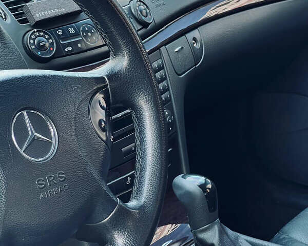 Мерседес Е-Клас 2004 у Івано-Франківську на Automoto.ua Сірий Мерседес Е-Клас, об'ємом двигуна 2.15 л та пробігом 462 тис. км за 8100 $, фото 18 на Automoto.ua