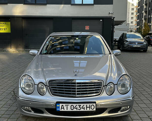 Мерседес Е-Клас 2004 у Івано-Франківську на Automoto.ua Сірий Мерседес Е-Клас, об'ємом двигуна 2.1 л та пробігом 305 тис. км за 6500 $, фото 1 на Automoto.ua