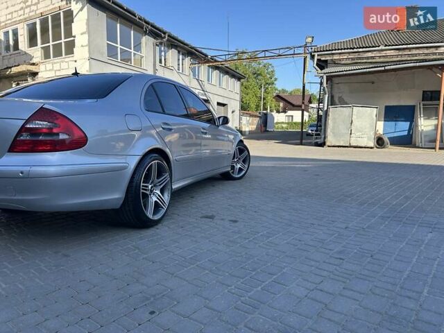 Серый Мерседес Е-Класс, объемом двигателя 2.2 л и пробегом 480 тыс. км за 6800 $, фото 2 на Automoto.ua
