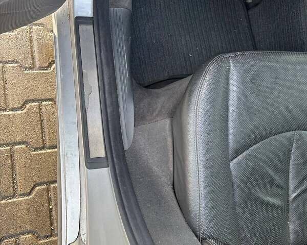 Серый Мерседес Е-Класс, объемом двигателя 3.2 л и пробегом 500 тыс. км за 6000 $, фото 20 на Automoto.ua