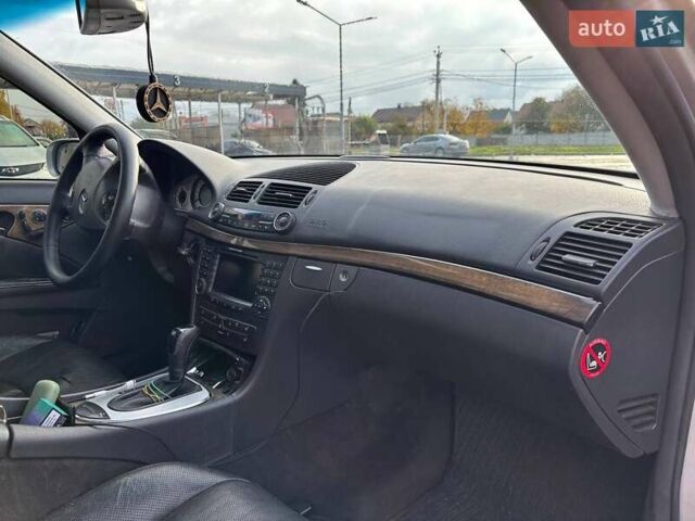Серый Мерседес Е-Класс, объемом двигателя 3.2 л и пробегом 500 тыс. км за 6000 $, фото 26 на Automoto.ua