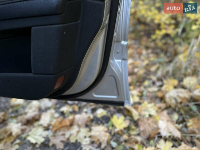 Мерседес Е-Клас 2004 у Тернополі на Automoto.ua Сірий Мерседес Е-Клас, об'ємом двигуна 2.2 л та пробігом 333 тис. км за 5750 $, фото 26 на Automoto.ua