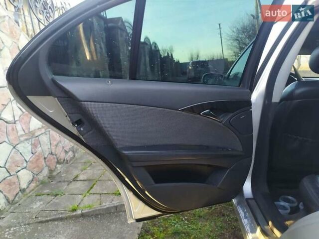 Серый Мерседес Е-Класс, объемом двигателя 2.6 л и пробегом 232 тыс. км за 6599 $, фото 18 на Automoto.ua