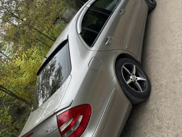 Мерседес Е-Класс 2004 в Одессе на Automoto.ua Серый Мерседес Е-Класс, объемом двигателя 3.2 л и пробегом 200 тыс. км за 8500 $, фото 7 на Automoto.ua