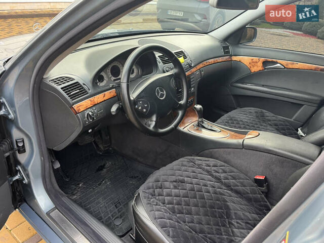 Серый Мерседес Е-Класс, объемом двигателя 2.2 л и пробегом 359 тыс. км за 6450 $, фото 34 на Automoto.ua
