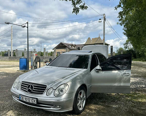 Сірий Мерседес Е-Клас, об'ємом двигуна 2.15 л та пробігом 216 тис. км за 7500 $, фото 1 на Automoto.ua