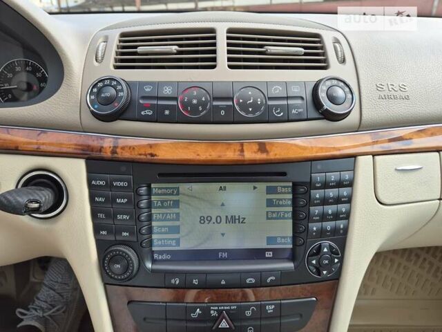 Сірий Мерседес Е-Клас, об'ємом двигуна 1.8 л та пробігом 281 тис. км за 11400 $, фото 16 на Automoto.ua