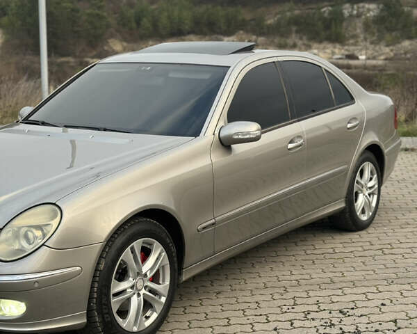 Сірий Мерседес Е-Клас, об'ємом двигуна 2.7 л та пробігом 338 тис. км за 8500 $, фото 1 на Automoto.ua