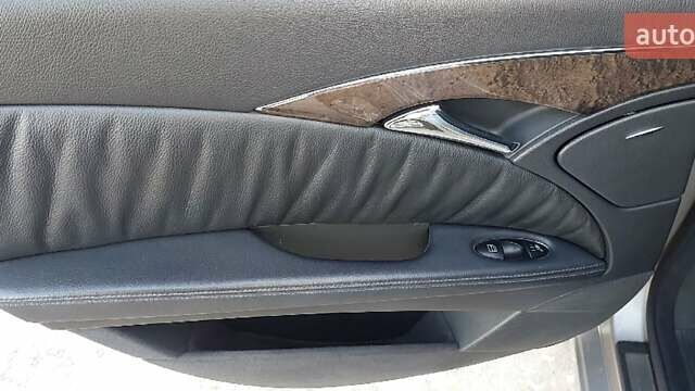 Серый Мерседес Е-Класс, объемом двигателя 2.6 л и пробегом 214 тыс. км за 6300 $, фото 20 на Automoto.ua