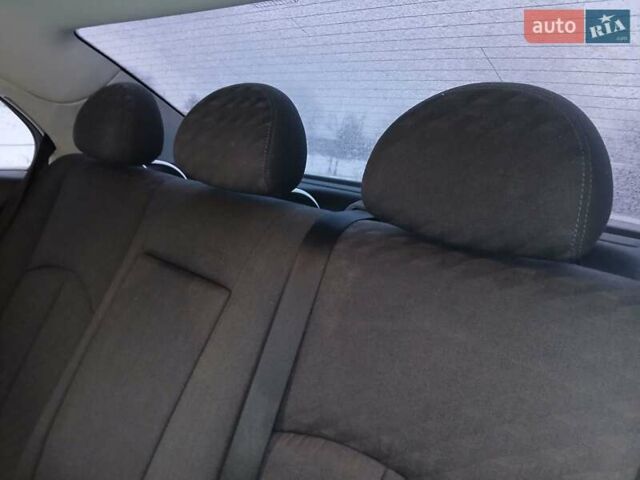 Сірий Мерседес Е-Клас, об'ємом двигуна 2.2 л та пробігом 400 тис. км за 6399 $, фото 13 на Automoto.ua