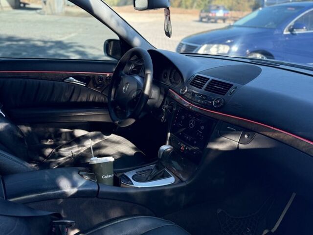 Серый Мерседес Е-Класс, объемом двигателя 3.2 л и пробегом 296 тыс. км за 7200 $, фото 8 на Automoto.ua