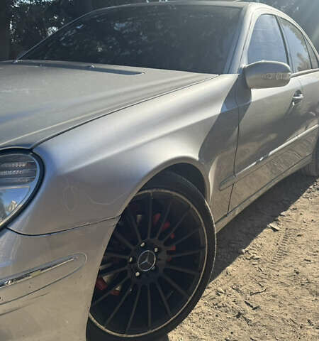 Сірий Мерседес Е-Клас, об'ємом двигуна 1.8 л та пробігом 300 тис. км за 6900 $, фото 3 на Automoto.ua