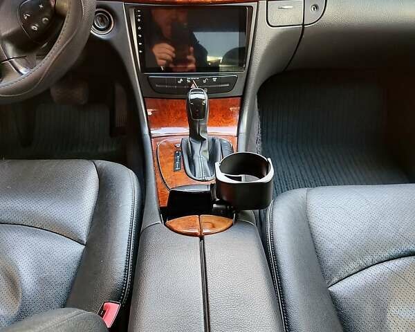 Серый Мерседес Е-Класс, объемом двигателя 2.1 л и пробегом 443 тыс. км за 8300 $, фото 6 на Automoto.ua