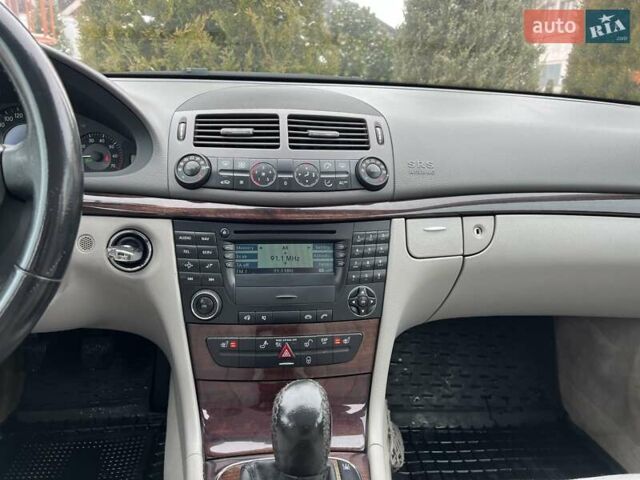 Сірий Мерседес Е-Клас, об'ємом двигуна 1.8 л та пробігом 318 тис. км за 4999 $, фото 62 на Automoto.ua