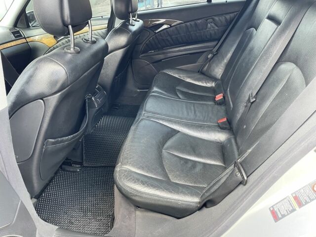 Сірий Мерседес Е-Клас, об'ємом двигуна 3.2 л та пробігом 319 тис. км за 6700 $, фото 22 на Automoto.ua