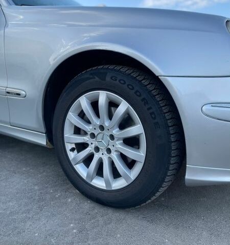 Серый Мерседес Е-Класс, объемом двигателя 3.2 л и пробегом 260 тыс. км за 6400 $, фото 18 на Automoto.ua