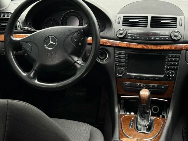 Серый Мерседес Е-Класс, объемом двигателя 2.1 л и пробегом 268 тыс. км за 5999 $, фото 12 на Automoto.ua