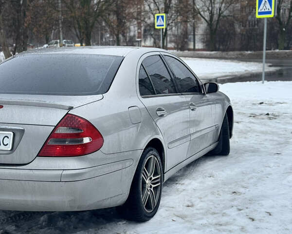 Сірий Мерседес Е-Клас, об'ємом двигуна 2.2 л та пробігом 400 тис. км за 6450 $, фото 4 на Automoto.ua