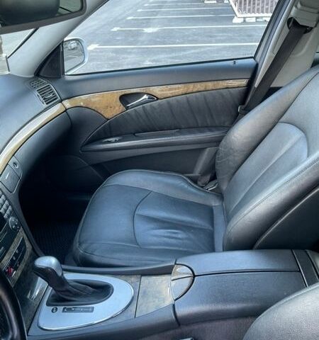 Серый Мерседес Е-Класс, объемом двигателя 3.2 л и пробегом 260 тыс. км за 6400 $, фото 26 на Automoto.ua