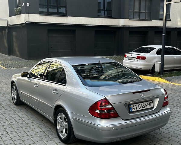 Мерседес Е-Клас 2004 у Івано-Франківську на Automoto.ua Сірий Мерседес Е-Клас, об'ємом двигуна 2.1 л та пробігом 305 тис. км за 6500 $, фото 3 на Automoto.ua