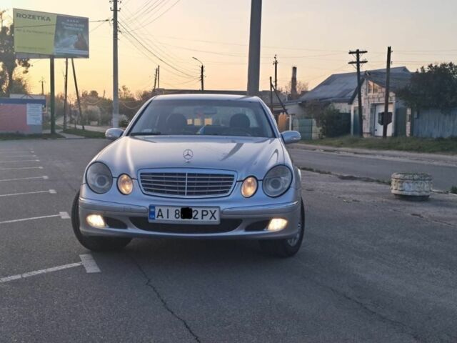 Сірий Мерседес Е-Клас, об'ємом двигуна 3 л та пробігом 300 тис. км за 3300 $, фото 5 на Automoto.ua