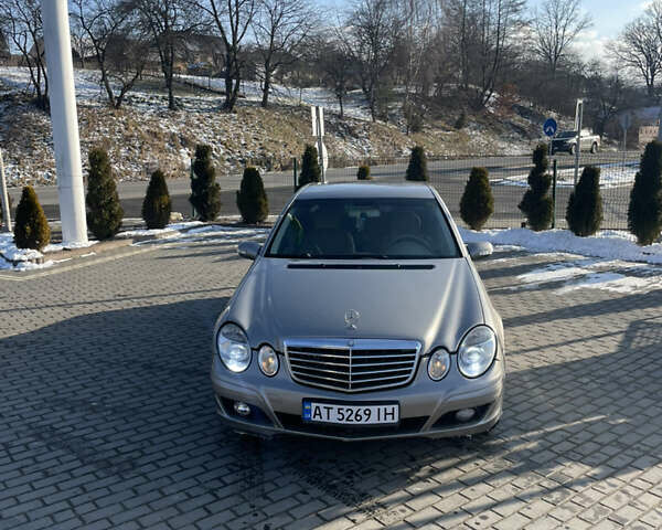 Серый Мерседес Е-Класс, объемом двигателя 3.2 л и пробегом 449 тыс. км за 5999 $, фото 6 на Automoto.ua