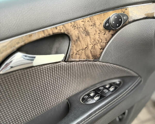 Серый Мерседес Е-Класс, объемом двигателя 3.22 л и пробегом 368 тыс. км за 7499 $, фото 12 на Automoto.ua