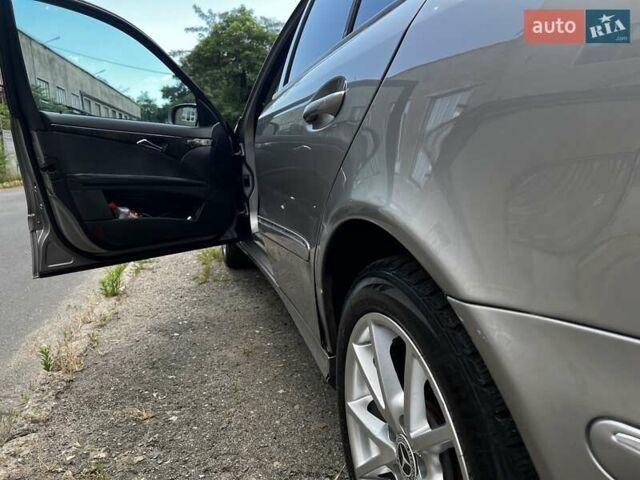 Серый Мерседес Е-Класс, объемом двигателя 1.8 л и пробегом 382 тыс. км за 6500 $, фото 10 на Automoto.ua