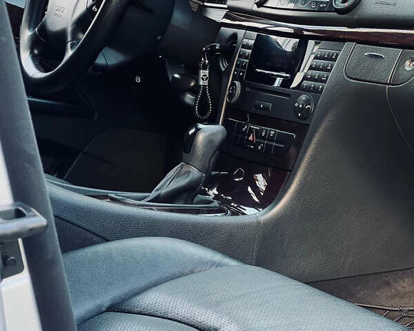 Мерседес Е-Клас 2004 у Івано-Франківську на Automoto.ua Сірий Мерседес Е-Клас, об'ємом двигуна 2.15 л та пробігом 462 тис. км за 8100 $, фото 14 на Automoto.ua