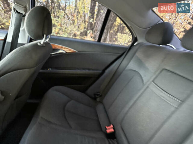 Мерседес Е-Клас 2004 у Тернополі на Automoto.ua Сірий Мерседес Е-Клас, об'ємом двигуна 2.2 л та пробігом 333 тис. км за 5750 $, фото 18 на Automoto.ua