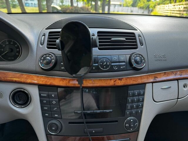 Серый Мерседес Е-Класс, объемом двигателя 2.6 л и пробегом 445 тыс. км за 6980 $, фото 17 на Automoto.ua