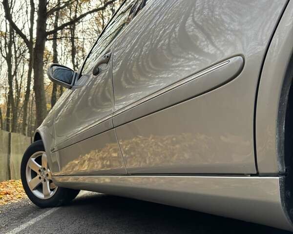 Сірий Мерседес Е-Клас, об'ємом двигуна 2.2 л та пробігом 412 тис. км за 6300 $, фото 3 на Automoto.ua