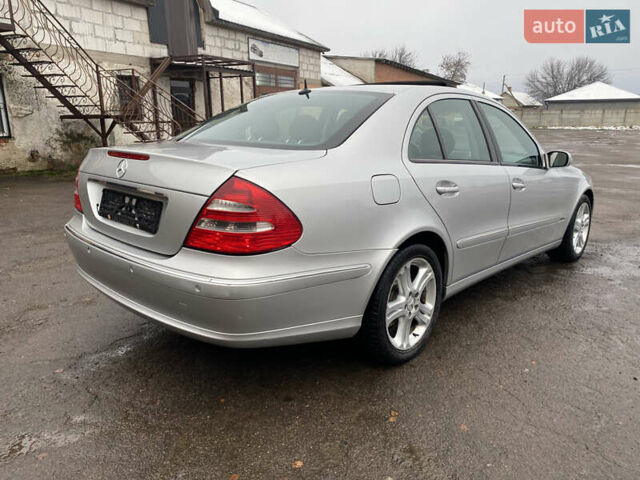 Сірий Мерседес Е-Клас, об'ємом двигуна 3.2 л та пробігом 272 тис. км за 3850 $, фото 21 на Automoto.ua