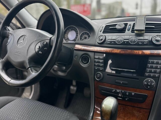 Серый Мерседес Е-Класс, объемом двигателя 1.8 л и пробегом 230 тыс. км за 6000 $, фото 10 на Automoto.ua