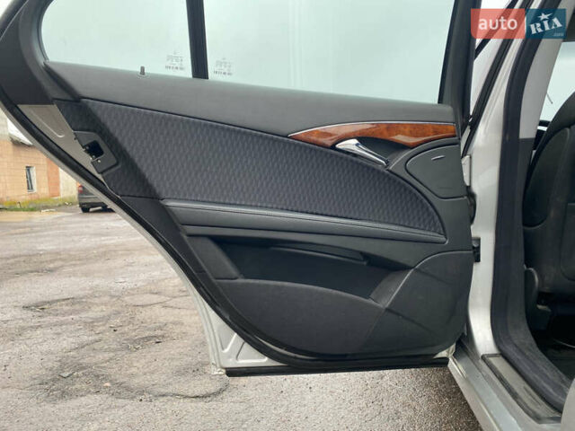 Сірий Мерседес Е-Клас, об'ємом двигуна 3.2 л та пробігом 272 тис. км за 3850 $, фото 40 на Automoto.ua