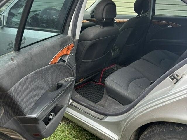 Серый Мерседес Е-Класс, объемом двигателя 2.7 л и пробегом 502 тыс. км за 6500 $, фото 4 на Automoto.ua