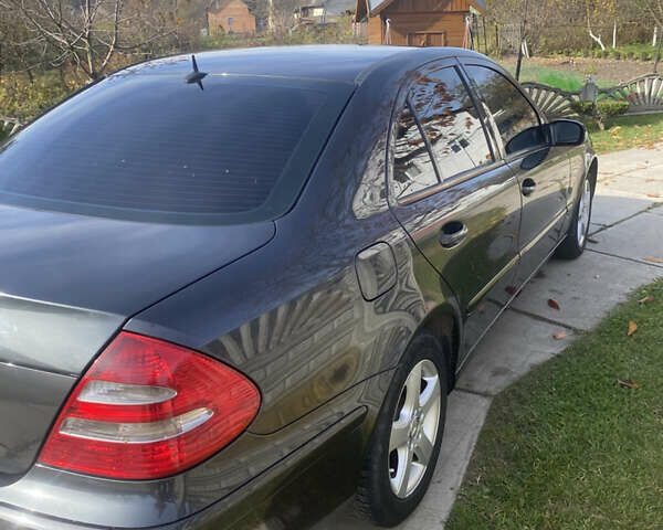 Сірий Мерседес Е-Клас, об'ємом двигуна 2.2 л та пробігом 297 тис. км за 7000 $, фото 18 на Automoto.ua