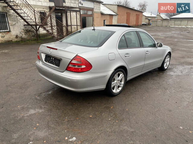 Сірий Мерседес Е-Клас, об'ємом двигуна 3.2 л та пробігом 272 тис. км за 3850 $, фото 29 на Automoto.ua